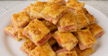 Feuilletés Croustillants au Jambon, Tomate & Mozzarella