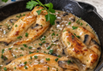 Escalopes de poulet à la moutarde et aux champignons